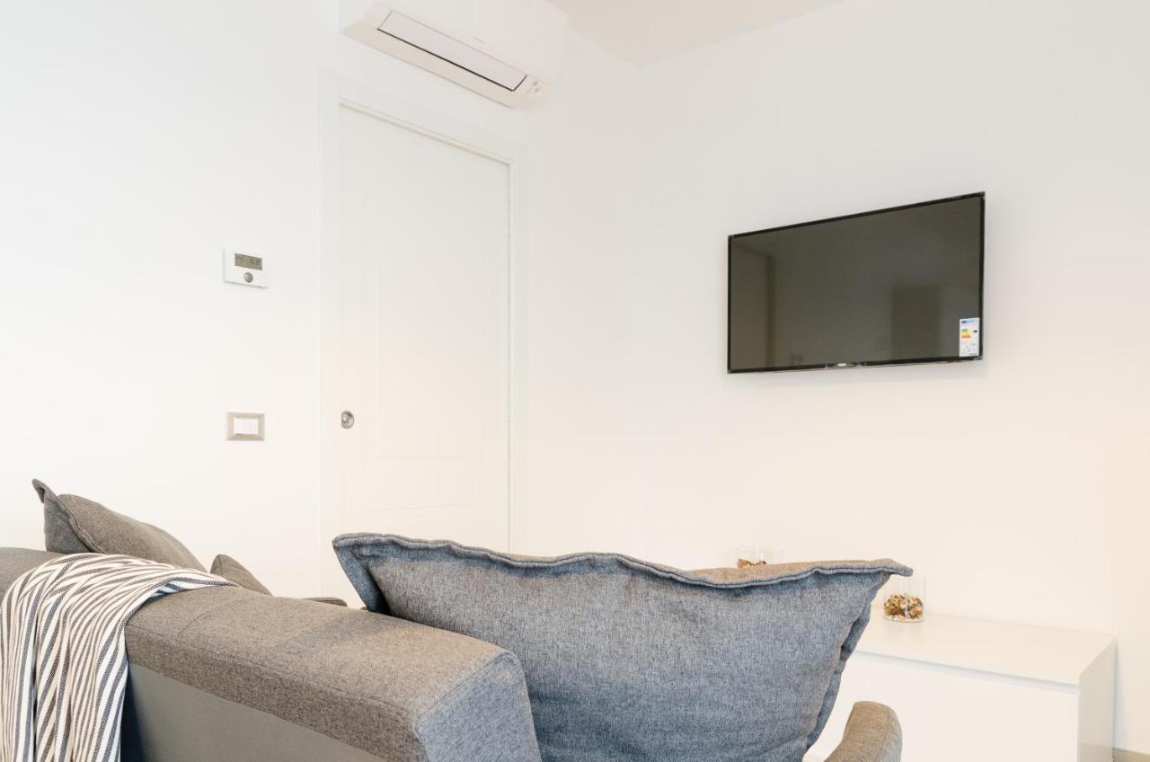 Fco Secrets Luxury Apartment Fiumicino Eksteriør bilde